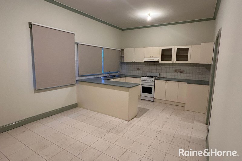 Photo - 19 Albert Crescent, St Albans VIC 3021 - Image 2