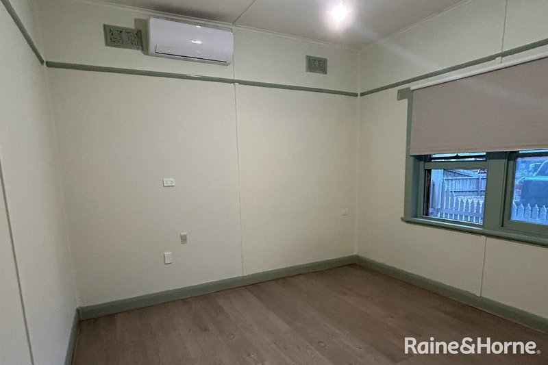 Photo - 19 Albert Crescent, St Albans VIC 3021 - Image 4