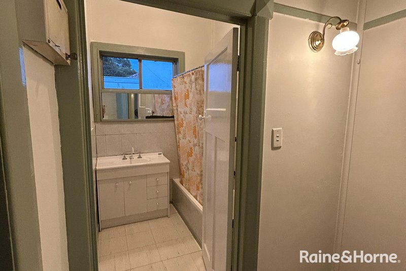 Photo - 19 Albert Crescent, St Albans VIC 3021 - Image 5