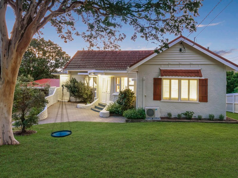 19 Albert Street, Holland Park West QLD 4121