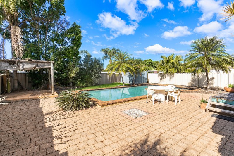 Photo - 19 Alec Avenue, Mermaid Waters QLD 4218 - Image 2