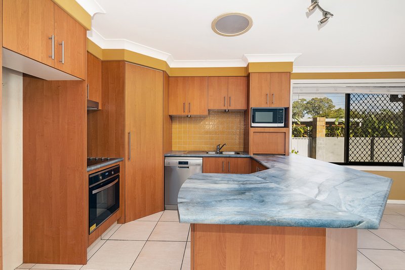 Photo - 19 Alec Avenue, Mermaid Waters QLD 4218 - Image 4