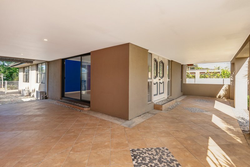 Photo - 19 Alec Avenue, Mermaid Waters QLD 4218 - Image 12