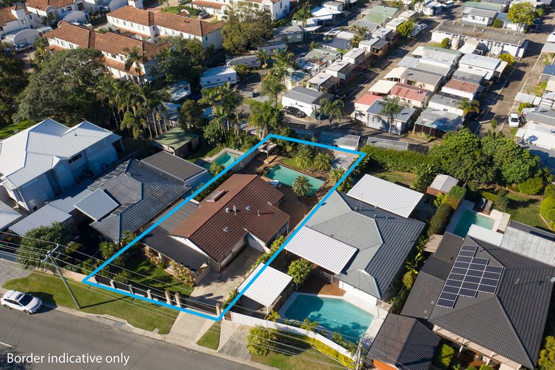 Photo - 19 Alec Avenue, Mermaid Waters QLD 4218 - Image 13