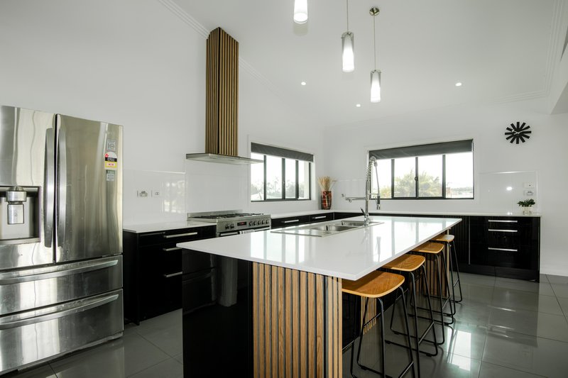 Photo - 19 Alexandra Avenue, Biloela QLD 4715 - Image 3