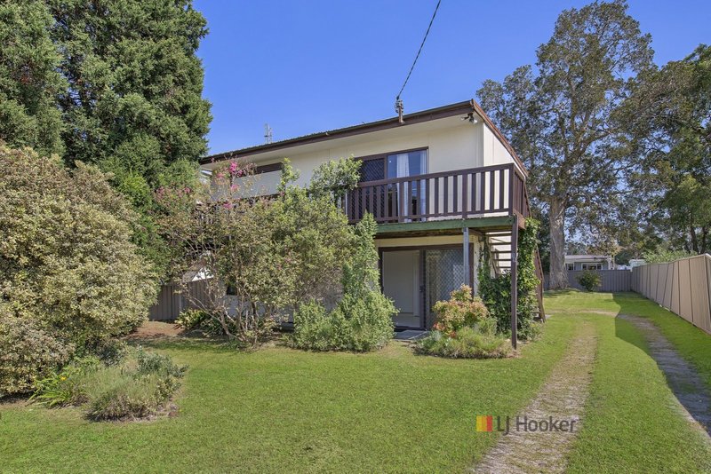 Photo - 19 Alexandra Street, Budgewoi NSW 2262 - Image 2