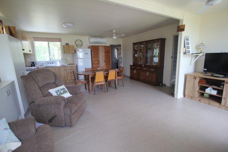 Photo - 19 Allamanda Ave , Forrest Beach QLD 4850 - Image 3