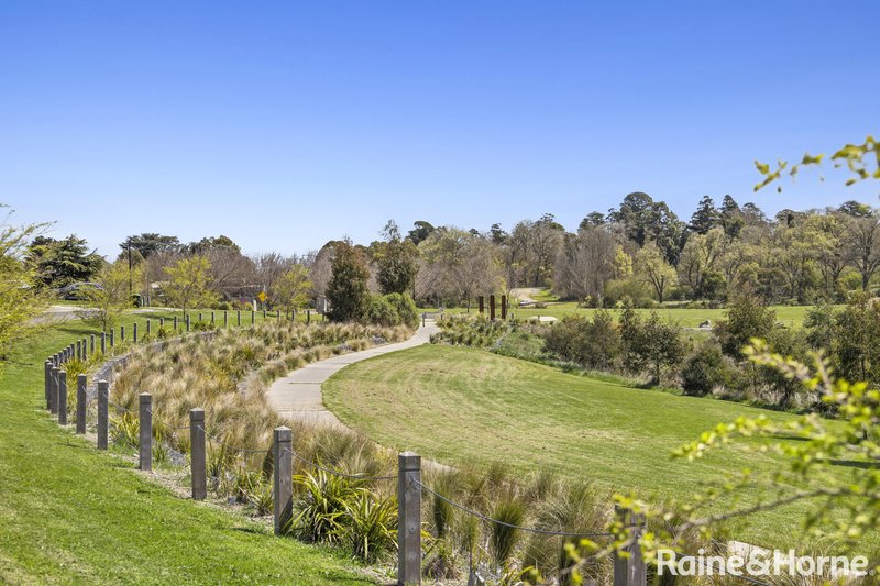 Photo - 19 Amber Rise, Kyneton VIC 3444 - Image 5