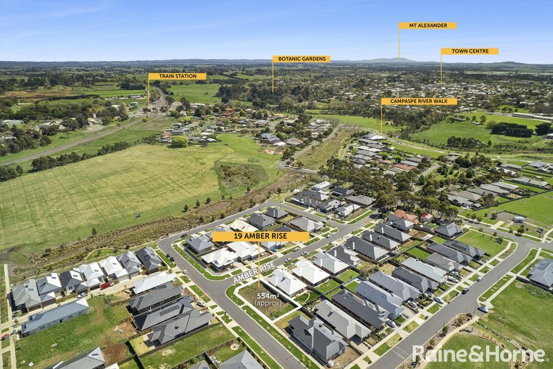 Photo - 19 Amber Rise, Kyneton VIC 3444 - Image 9