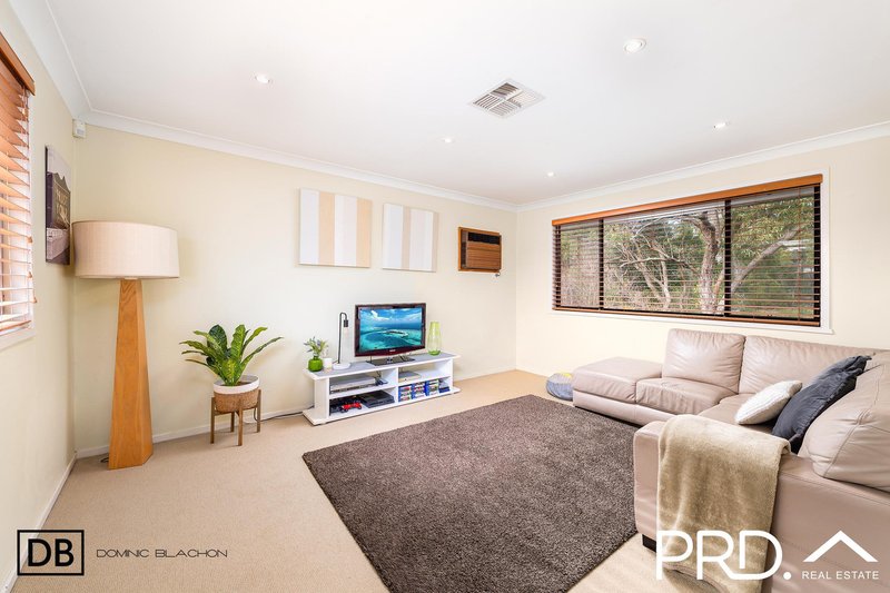 Photo - 19 Amberdale Avenue, Picnic Point NSW 2213 - Image 8