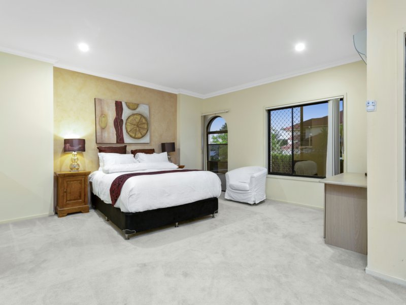 Photo - 19 Andorra Place, Varsity Lakes QLD 4227 - Image 6