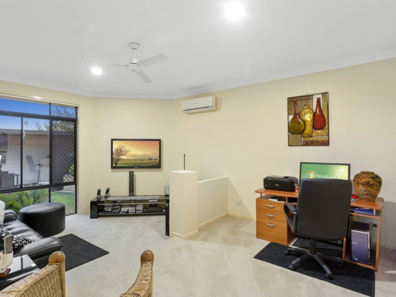 Photo - 19 Andorra Place, Varsity Lakes QLD 4227 - Image 11