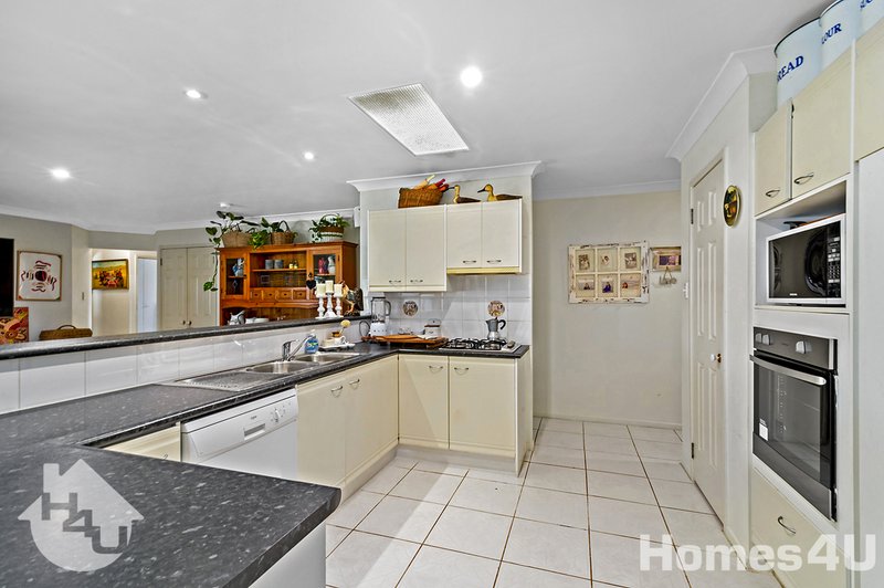 Photo - 19 Antigua Crescent, Deception Bay QLD 4508 - Image 5