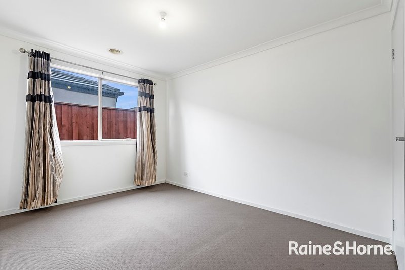 Photo - 19 Antra Street, Clyde North VIC 3978 - Image 5