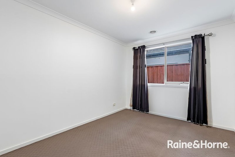 Photo - 19 Antra Street, Clyde North VIC 3978 - Image 6