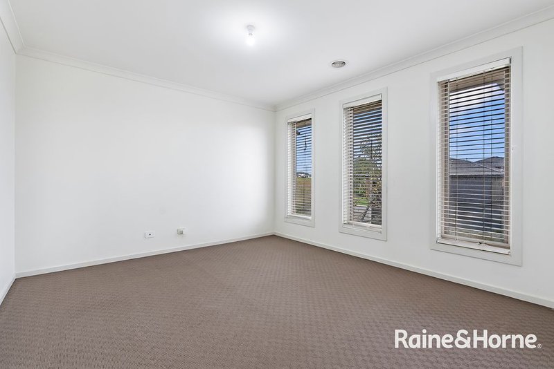 Photo - 19 Antra Street, Clyde North VIC 3978 - Image 7