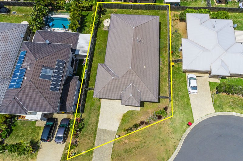 Photo - 19 Applewood Court, Kallangur QLD 4503 - Image 3