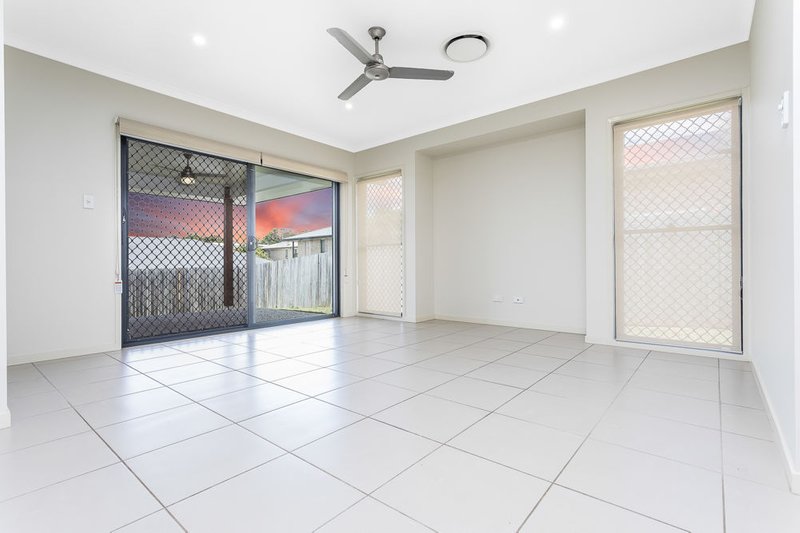 Photo - 19 Applewood Court, Kallangur QLD 4503 - Image 8