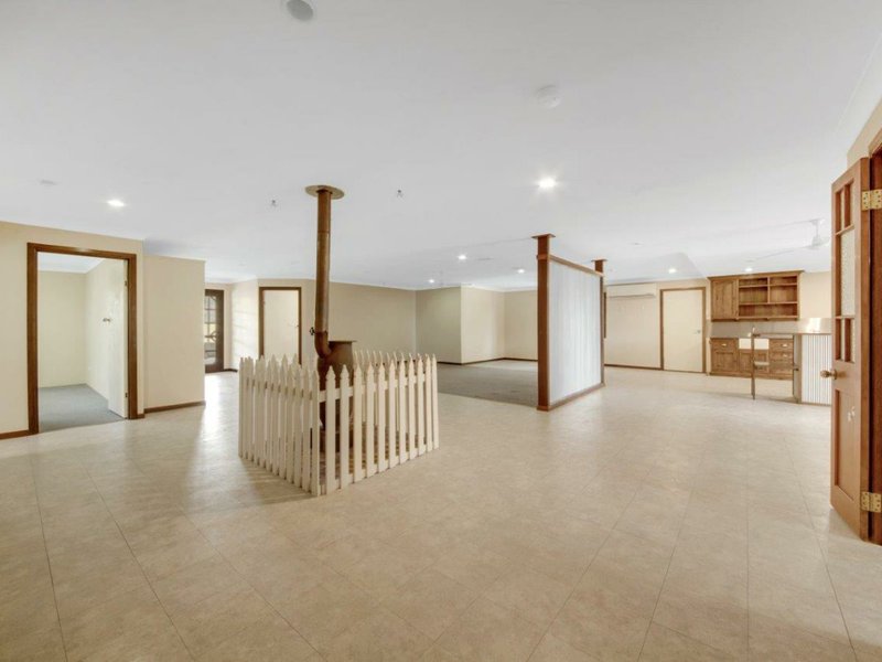 Photo - 19 Applin Place, Tannum Sands QLD 4680 - Image 7