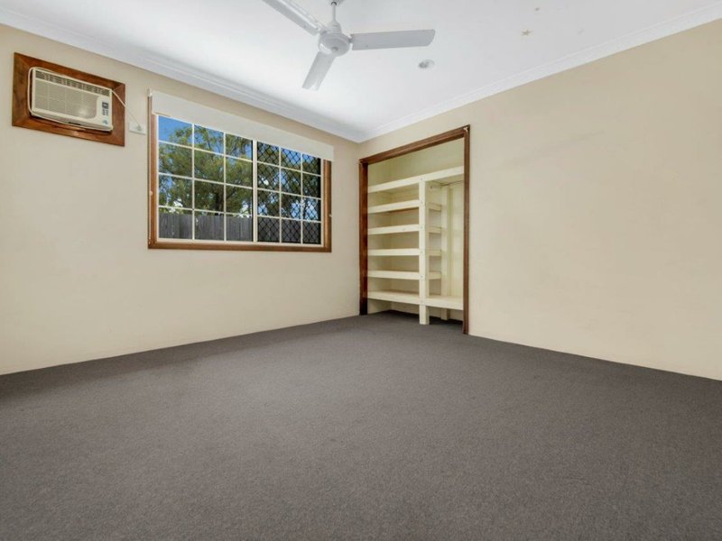 Photo - 19 Applin Place, Tannum Sands QLD 4680 - Image 12