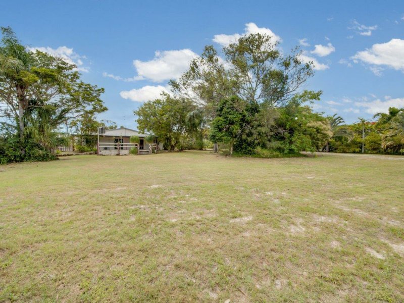 Photo - 19 Applin Place, Tannum Sands QLD 4680 - Image 16