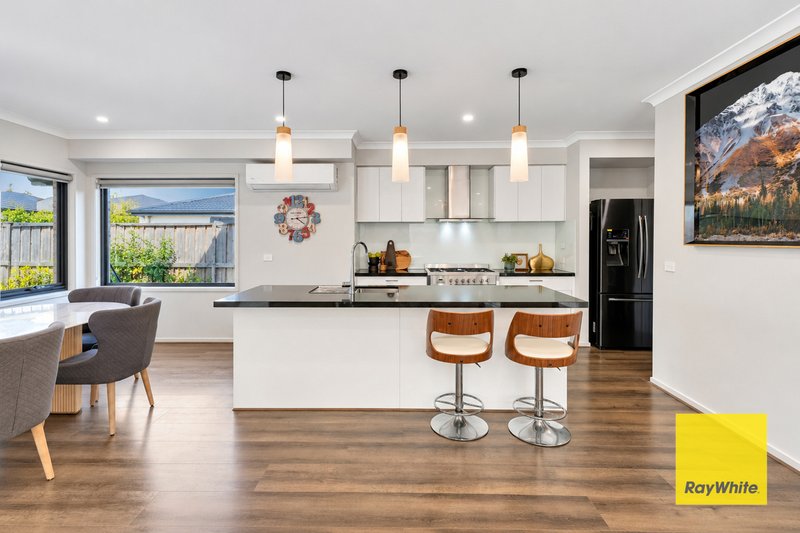 Photo - 19 Arden Crescent, Burnside VIC 3023 - Image 5
