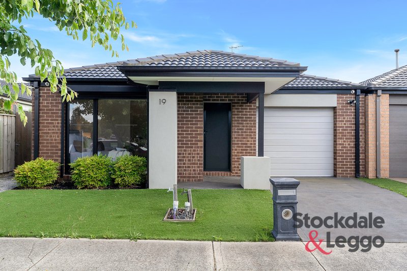 19 Arlington Park Parade, Mickleham VIC 3064