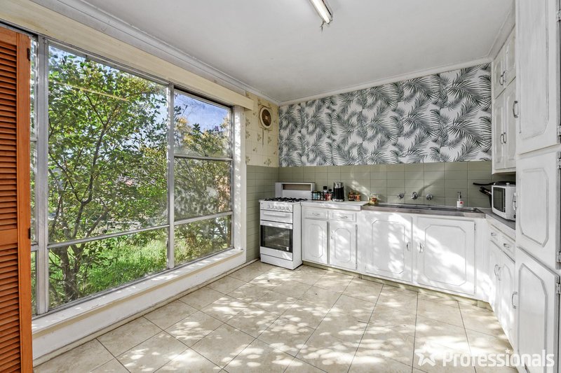 Photo - 19 Armata Crescent, Frankston North VIC 3200 - Image 2