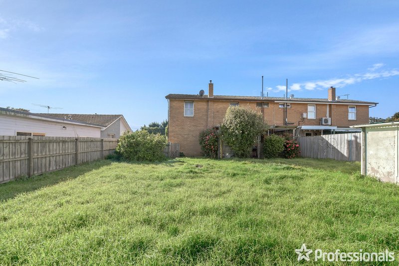 Photo - 19 Armata Crescent, Frankston North VIC 3200 - Image 7