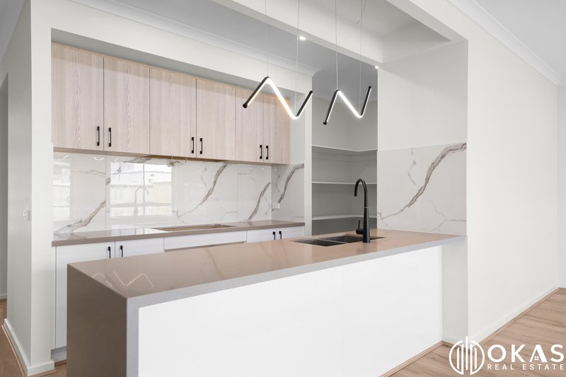 Photo - 19 Arnison Road, Tarneit VIC 3029 - Image 7