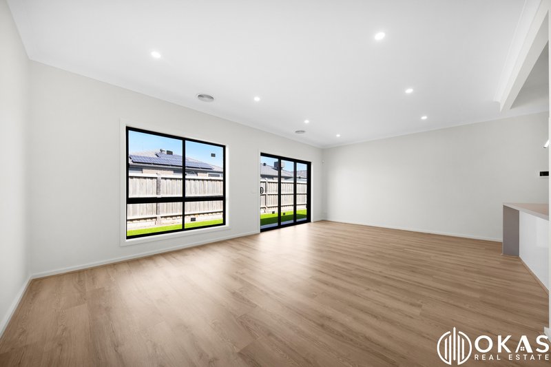 Photo - 19 Arnison Road, Tarneit VIC 3029 - Image 10