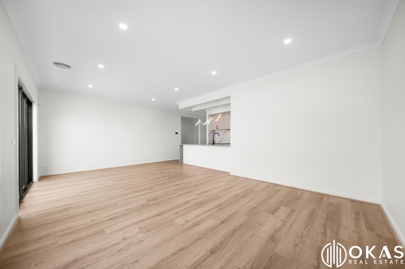 Photo - 19 Arnison Road, Tarneit VIC 3029 - Image 11