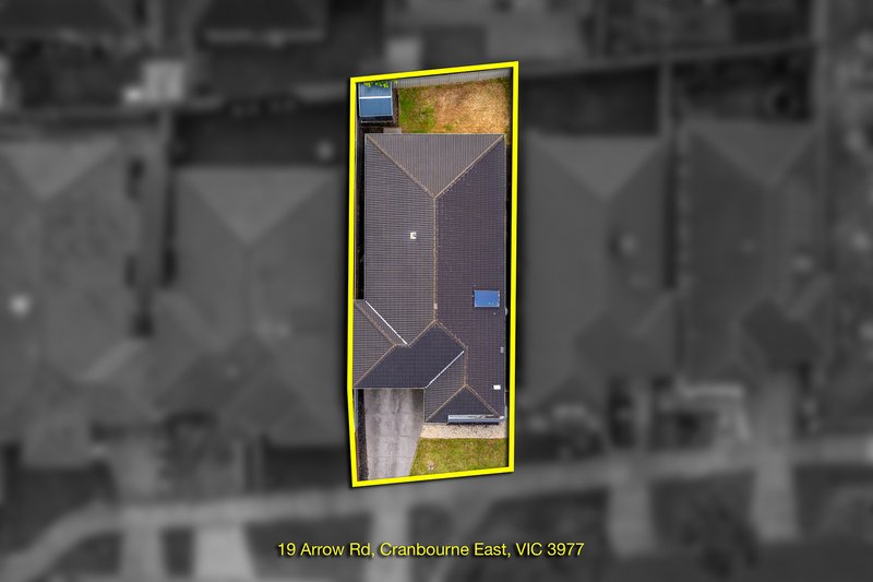 Photo - 19 Arrow Road, Cranbourne East VIC 3977 - Image 2