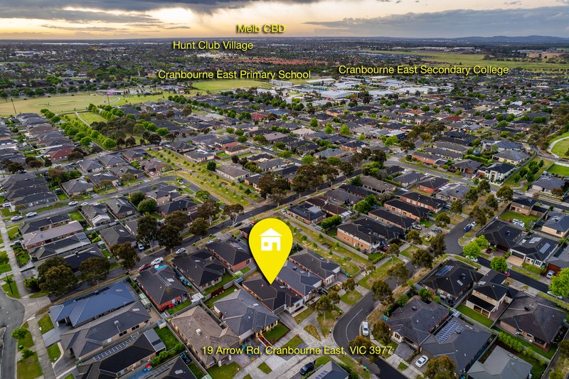 Photo - 19 Arrow Road, Cranbourne East VIC 3977 - Image 3