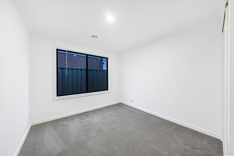 Photo - 19 Arrow Road, Cranbourne East VIC 3977 - Image 18