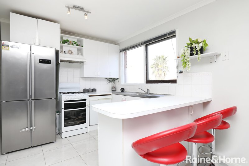 Photo - 19 Aster Close, Meadow Heights VIC 3048 - Image 4