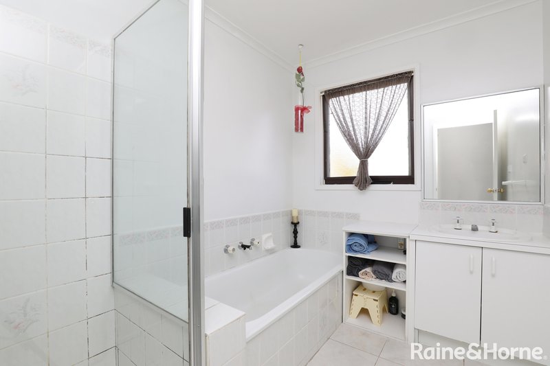 Photo - 19 Aster Close, Meadow Heights VIC 3048 - Image 7