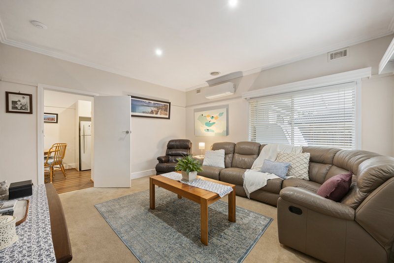 Photo - 19 Aubrey Grove, Boronia VIC 3155 - Image 4