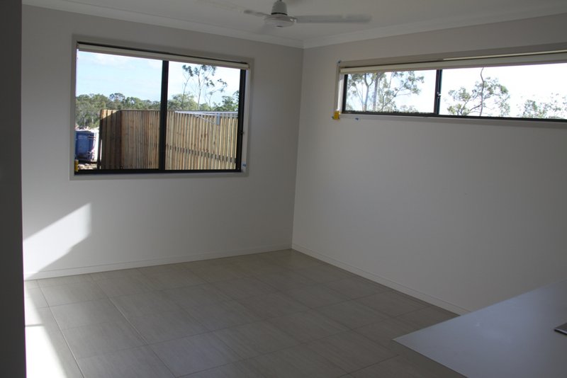 Photo - 19 Aurora Street, Tannum Sands QLD 4680 - Image 3