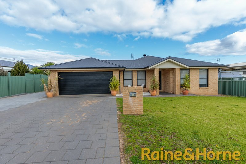 19 Azure Avenue, Dubbo NSW 2830