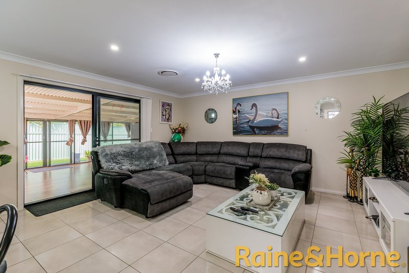 Photo - 19 Azure Avenue, Dubbo NSW 2830 - Image 4