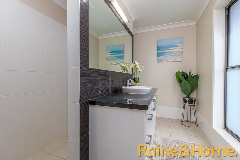 Photo - 19 Azure Avenue, Dubbo NSW 2830 - Image 8