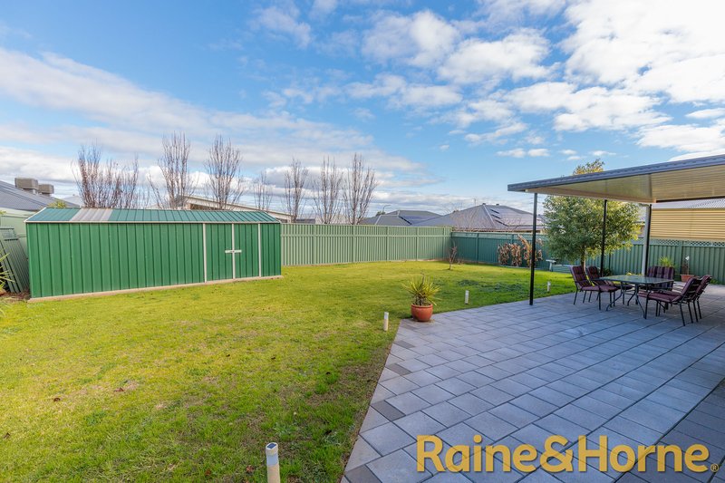 Photo - 19 Azure Avenue, Dubbo NSW 2830 - Image 15