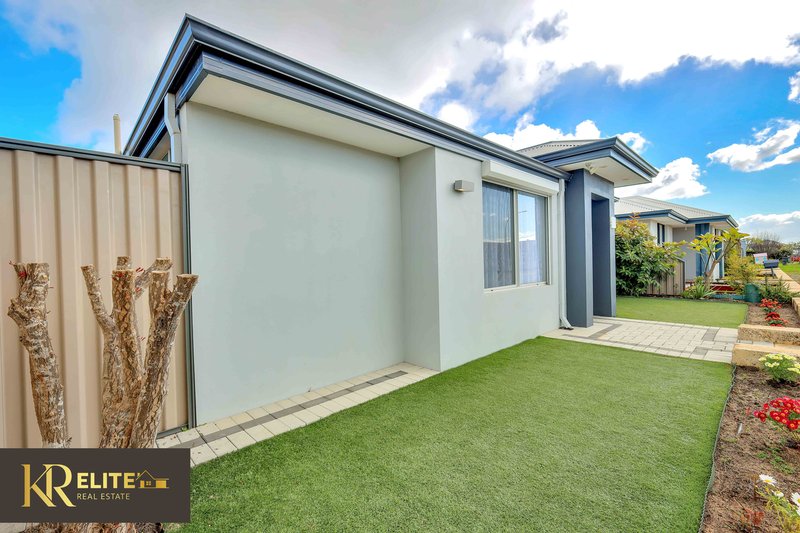Photo - 19 Babiana Link, Piara Waters WA 6112 - Image 2