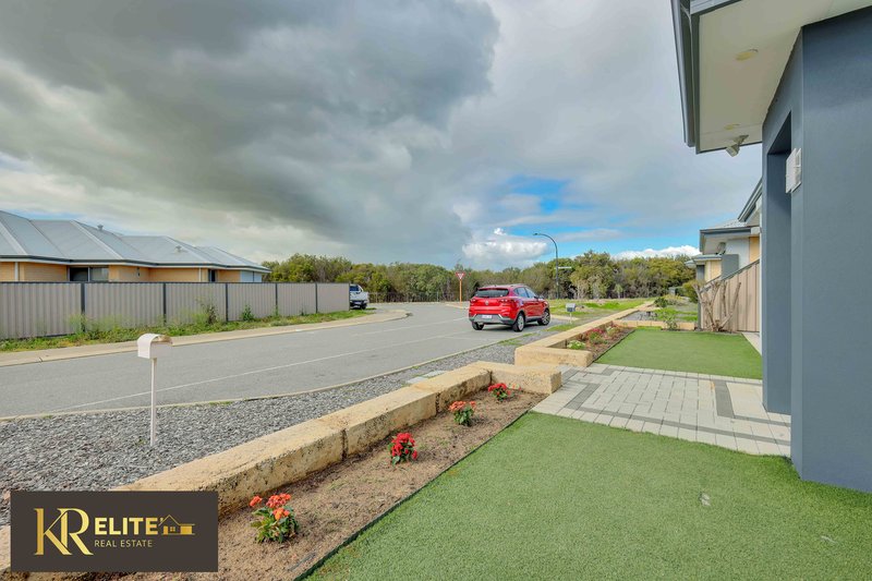 Photo - 19 Babiana Link, Piara Waters WA 6112 - Image 4