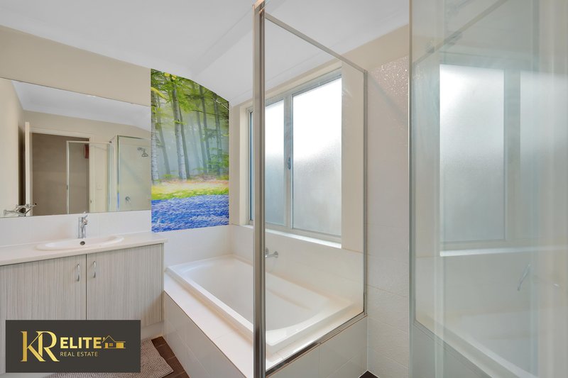 Photo - 19 Babiana Link, Piara Waters WA 6112 - Image 10