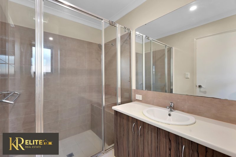 Photo - 19 Babiana Link, Piara Waters WA 6112 - Image 27