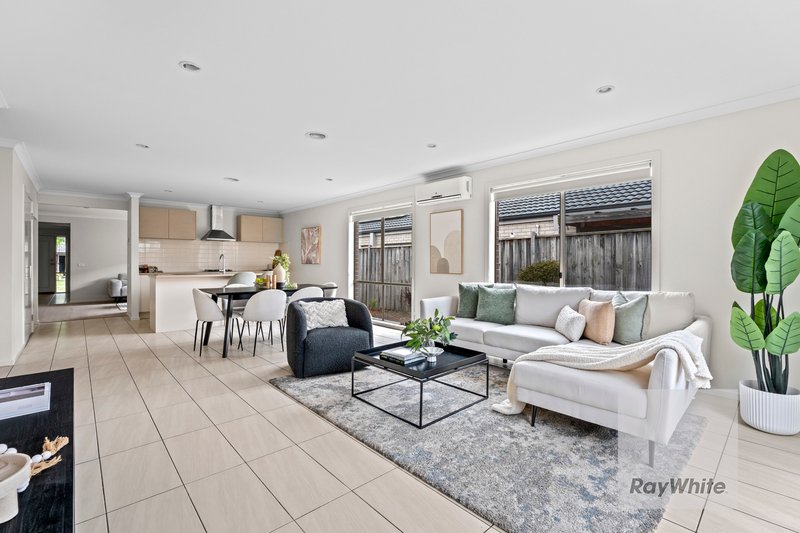 Photo - 19 Balerno Way, Mernda VIC 3754 - Image 2