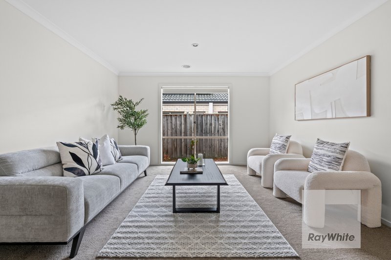Photo - 19 Balerno Way, Mernda VIC 3754 - Image 4