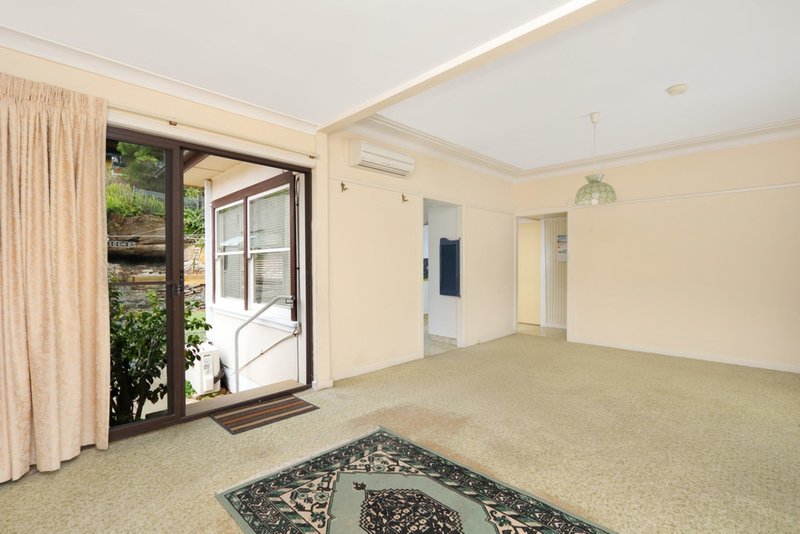 Photo - 19 Ballantyne Road, Mortdale NSW 2223 - Image 3